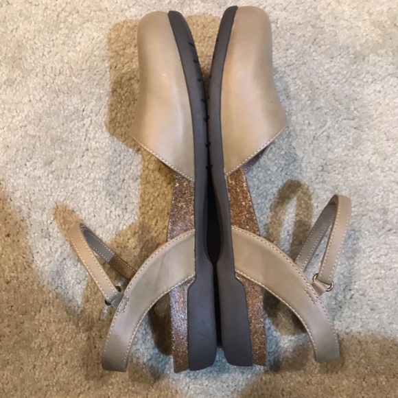 Athlefit Closed Toe Sandals Hook And Loop Velcro Closure-Size 9.5 - Picture 5 of 8